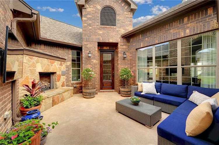 2244 Champions Corner DR Leander, TX 78641