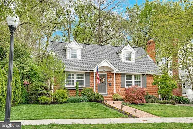 2327 Wakefield St Arlington, VA 22207