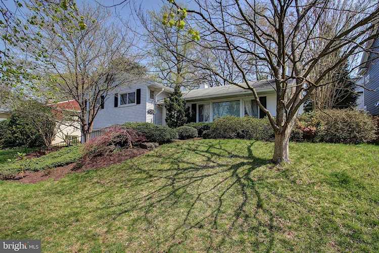7703 Holiday Terrace Bethesda, MD 20817