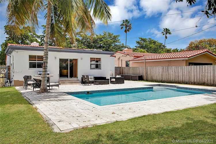 260 SW 25th Rd Miami, FL 33129