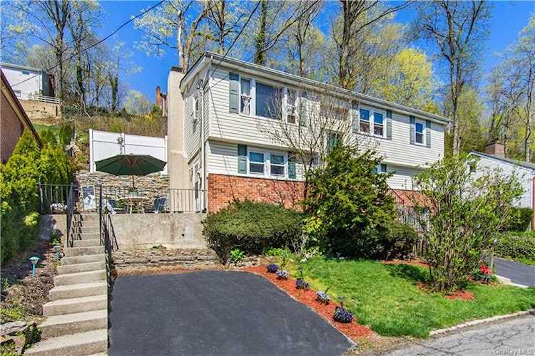 127 Brookdale Drive Yonkers, NY 10710
