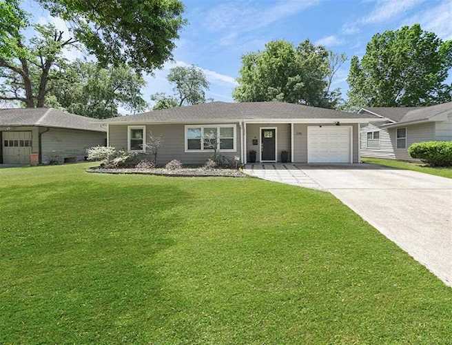 2215 Saxon Dr Houston, TX 77018