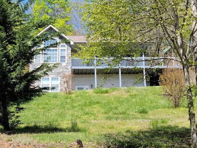 902 Chimney Rock Rd New Tazewell, TN 37825