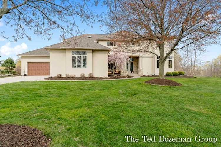 490 Northridge Dr Holland, MI 49423