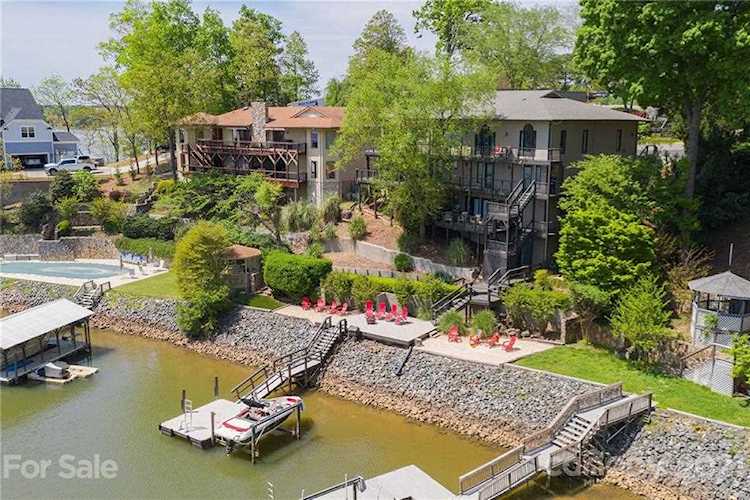 8014 Kiwi Point Tega Cay, SC 29708