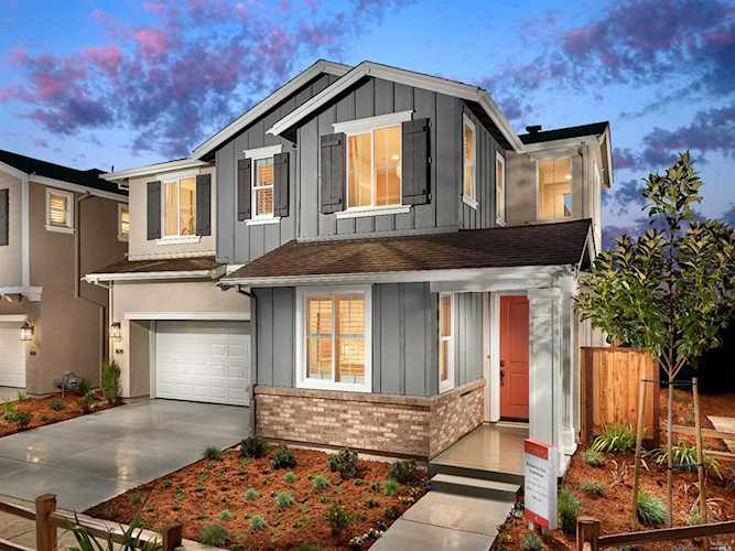 1624 Wild Oat Way Santa Rosa, CA 95403