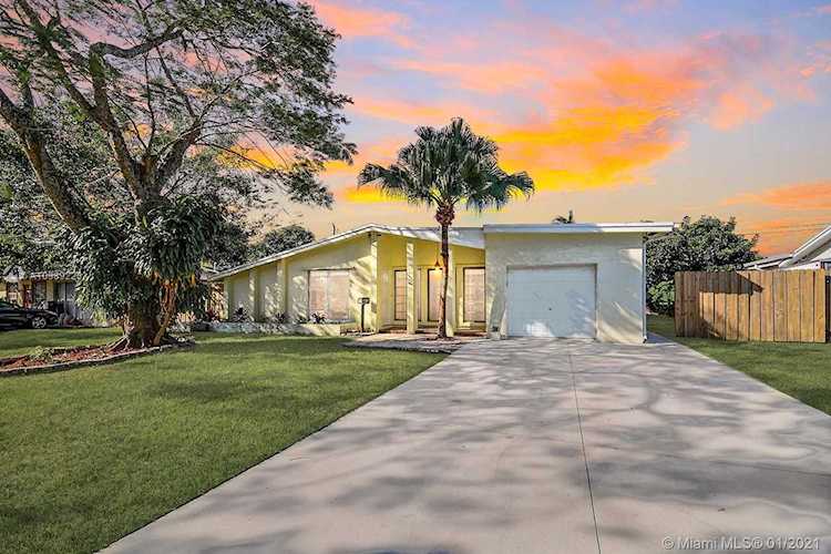 5019 SW 90th Ter Cooper City, FL 33328