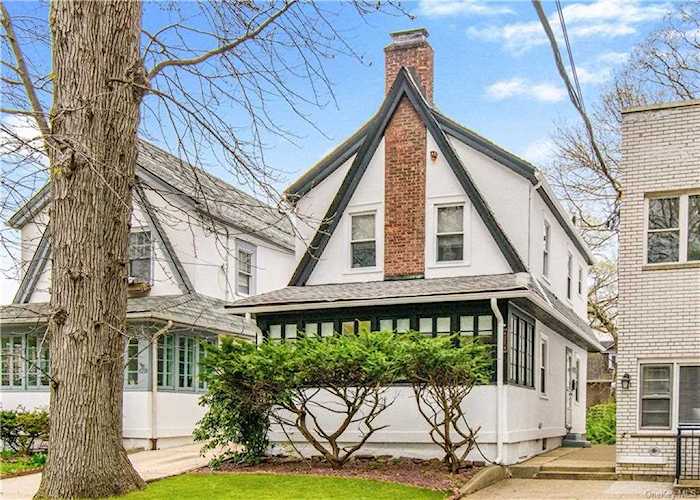 6216 Riverdale Avenue Bronx, NY 10471