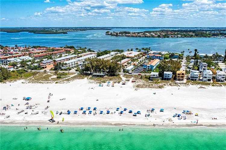 1325 Gulf Dr N #220 Bradenton Beach, FL 34217