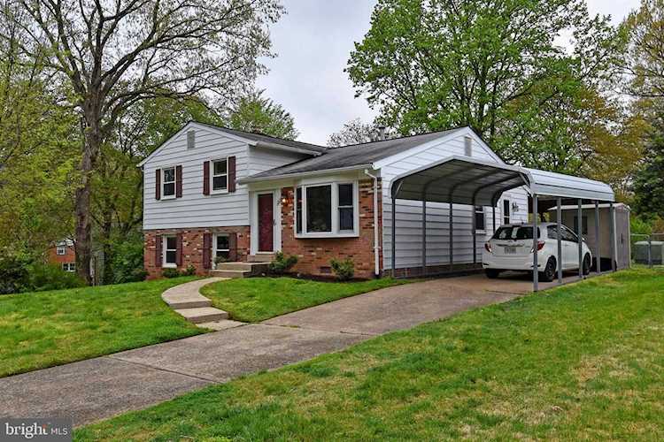 13712 Mcgill Dr Chantilly, VA 20151