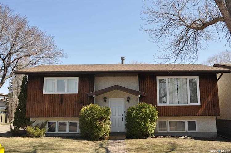 951 N Stanley Crescent Regina, SK S4X 1Z9