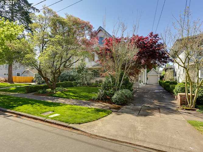 3128 NE Bryce St Portland, OR 97212