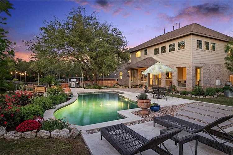186 Grapevine CT Austin, TX 78737