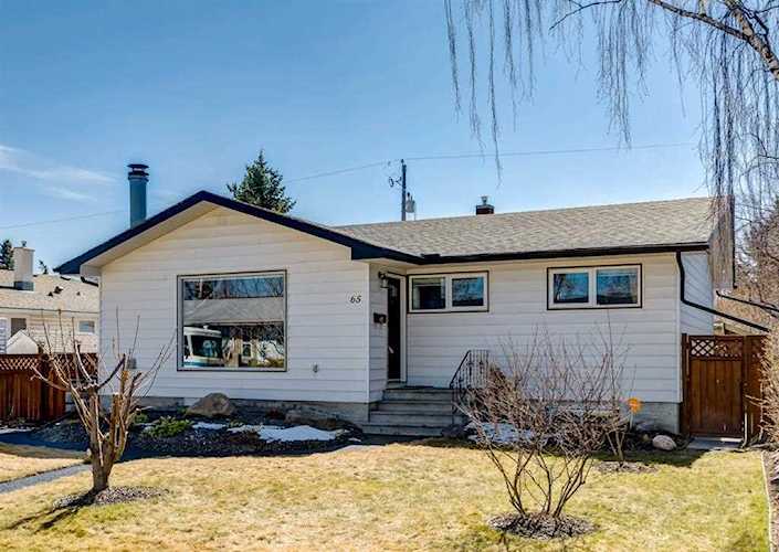 65 Winslow Crescent SW Calgary, AB T3C 2R3