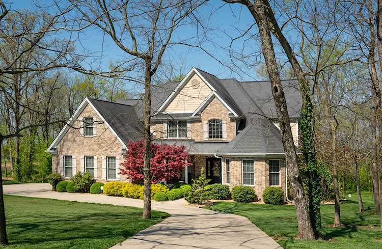 6010 Hiddenaway Ln Versailles, KY 40383