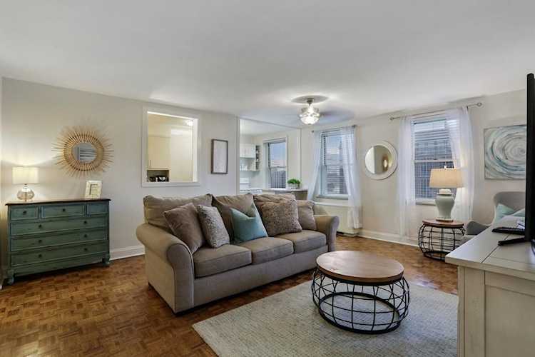 300 Peachtree St NE #6D Atlanta, GA 30306