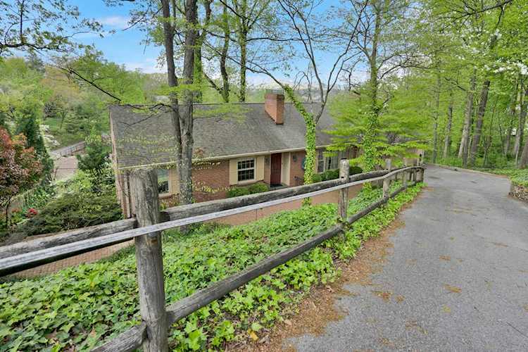 3043 SW Hemlock Roanoke, VA 24014