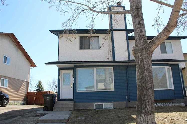 7 Falchurch Rd NE Calgary, AB t3j 1g6