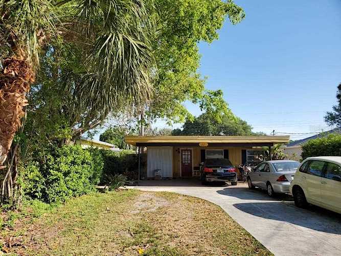 2121 Florinda St Sarasota, FL 34231