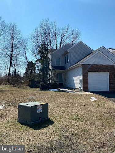 546 Princeton Ct Bensalem, PA 19020