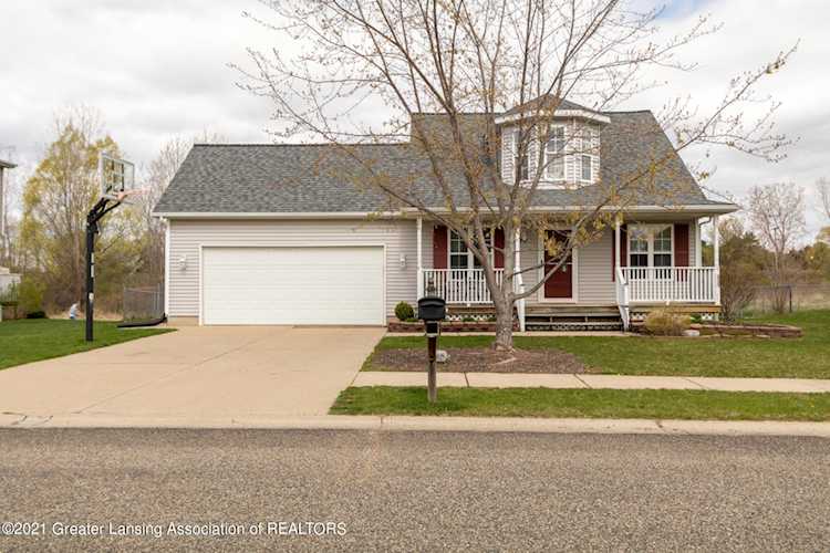 718 Brenneman St Potterville, MI 48876
