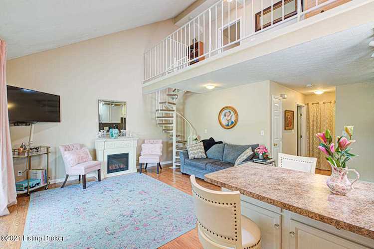2742 Hollywood Terrace #30 Louisville, KY 40206