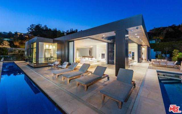 1814 Marcheeta Place Los Angeles, CA 90069