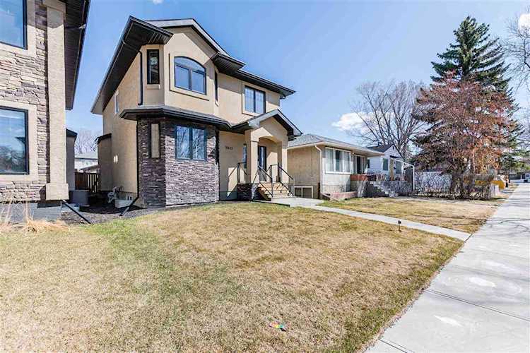 10622 69 Avenue NW Edmonton, AB T6H 2C7
