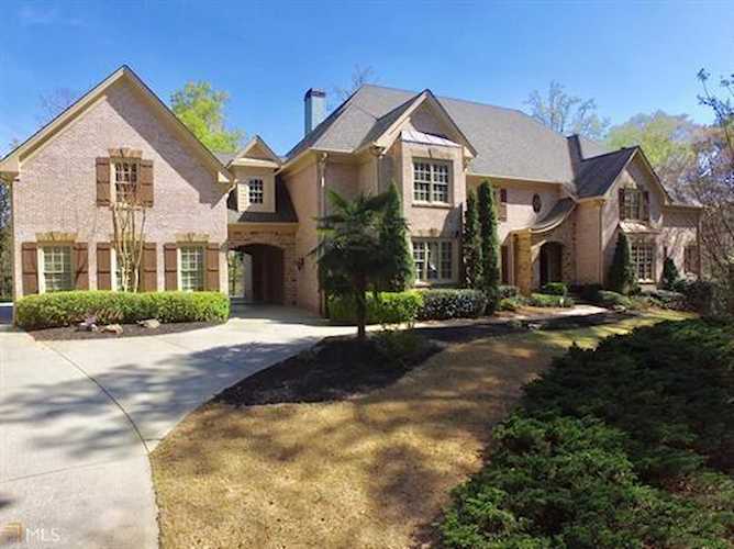 5505 Long Island Dr NW Sandy Springs, GA 30327