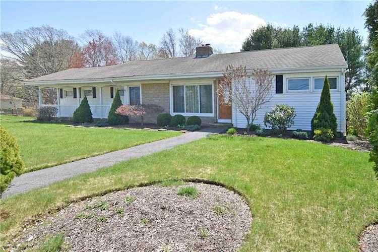 1 Ledgemont Dr Lincoln, RI 02865