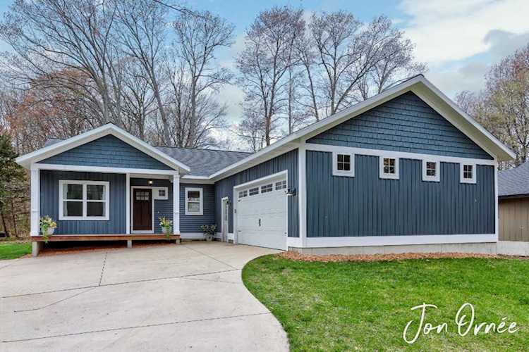 116 Oakwood Ave Holland, MI 49424