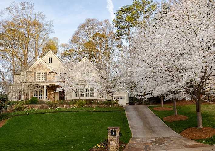 309 Lake Forrest Ln NE Atlanta, GA 30342