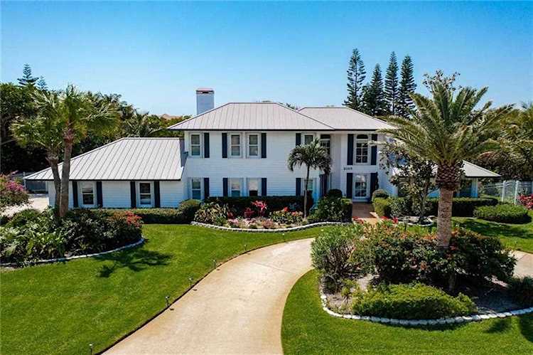 2185 Captains Walk Vero Beach, FL 32963