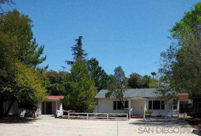 2233 35 W Victoria Drive Alpine, CA 91901 | MLS 210009382 Photo 1