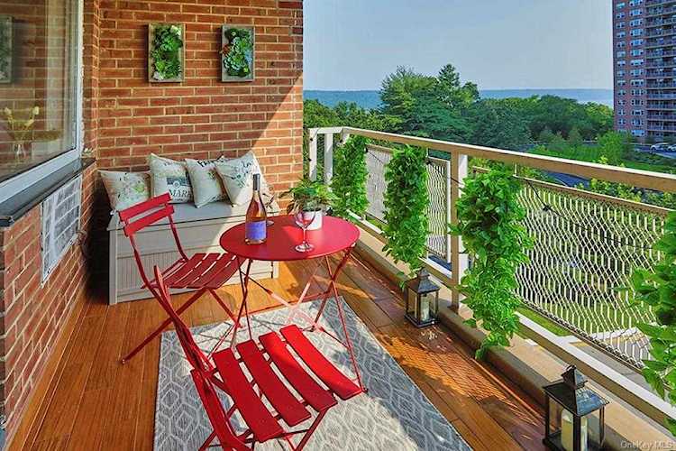 5800 Arlington Avenue #5V Bronx, NY 10471