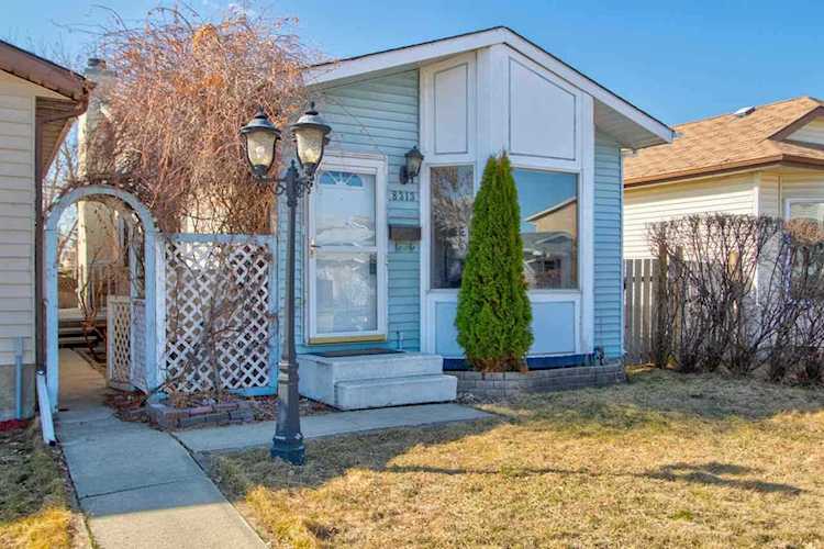 8313 158 Avenue Edmonton, AB T5Z 2P5