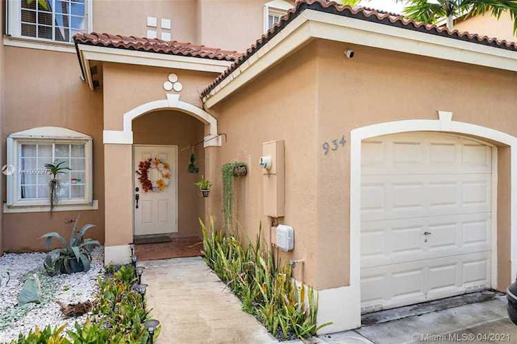 934 SW 147th Ct #934 Miami, FL 33194 | MLS A11002972 Photo 1