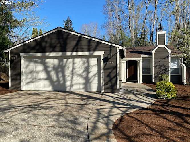 1768 Jamie Cir West Linn, OR 97068
