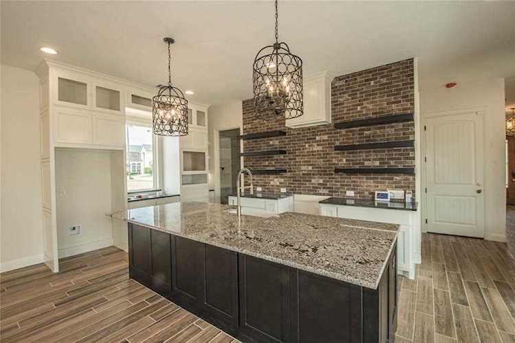 2407 Vineyard Drive Granbury, TX 76048
