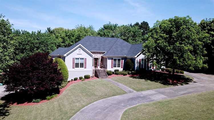 545 Wexford Hollow Run, Roswell, GA. 30075 | MLS #6873559 | $527,000 Photo 1