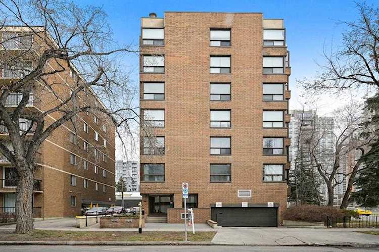 1202 13 Ave SW #202 Calgary, AB T3C 0T1