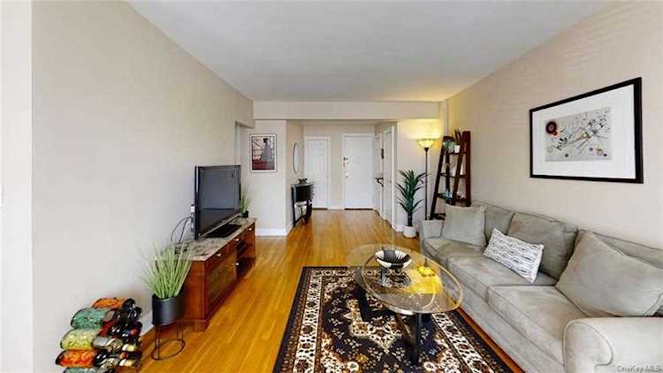 5715 Mosholu Avenue #3F Bronx, NY 10471