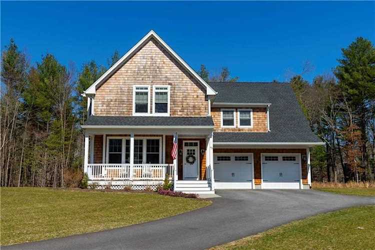 45 Spencers Grant Dr East Greenwich, RI 02818