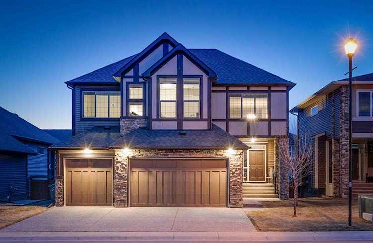 148 Aspenmere Way Chestermere, AB T1X 0W8