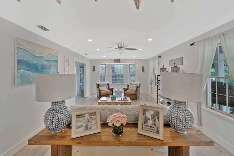 1130 Driftwood Dr Vero Beach, FL 32963