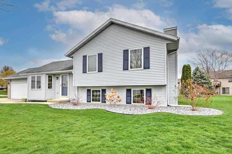 1395 Gray Hawk Way Sun Prairie, WI 53590