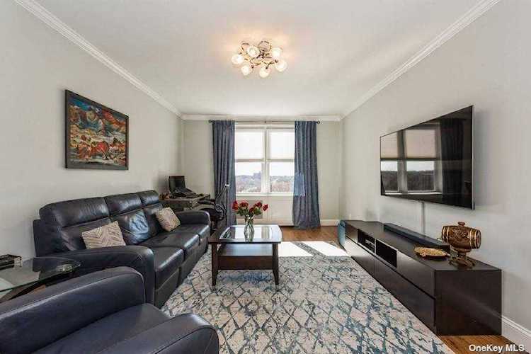 44-20 Douglaston Parkway Douglaston, NY 11363