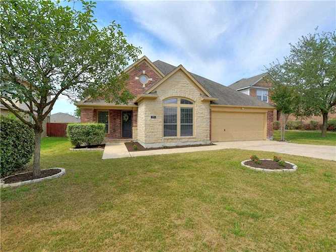 275 Primavera LOOP Kyle, TX 78640