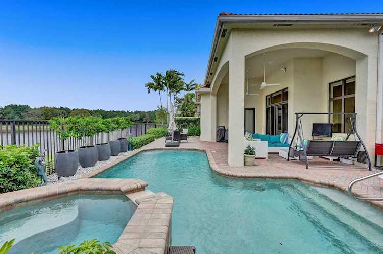 17811 Lake Azure Way Boca Raton, FL 33496