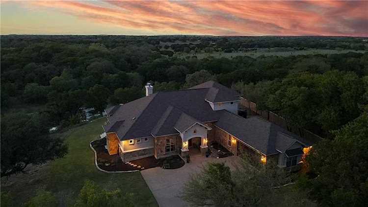 4001 County Road 258 Liberty Hill, TX 78642